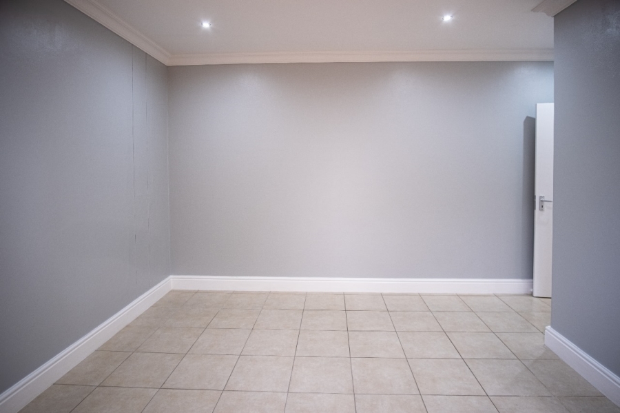 To Let 3 Bedroom Property for Rent in Crawford Western Cape